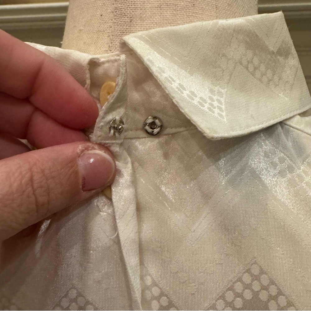 Nilani Vintage White Chevron Puff Sleeve Button-Down Blouse – Size 8 - Picture 9 of 11